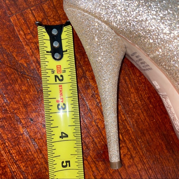 NWOT Size 6.5 platform heels - Picture 2 of 6